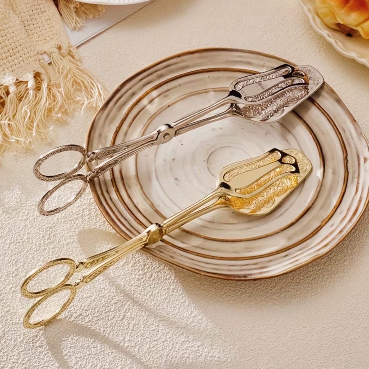Kapëse për Ëmbëlsira – Gold/Silver